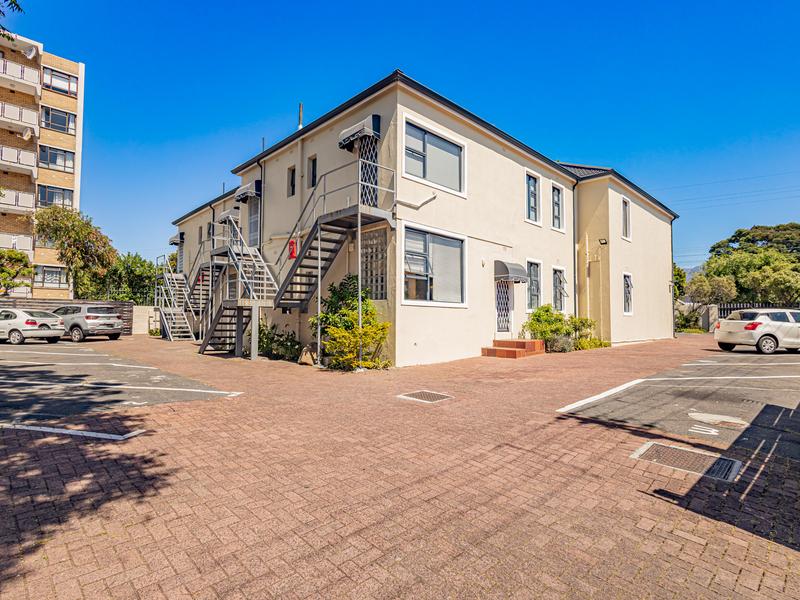 1 Bedroom Property for Sale in Kenilworth Western Cape